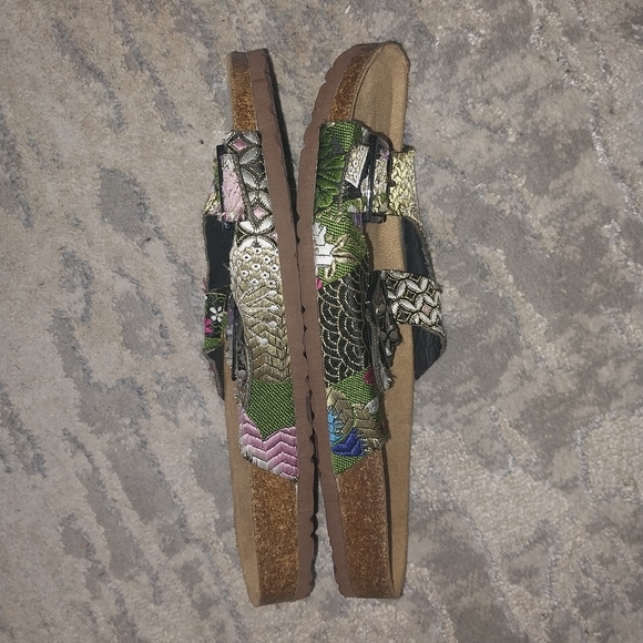 Colorful Footbed Sandals - Picture 4 of 10